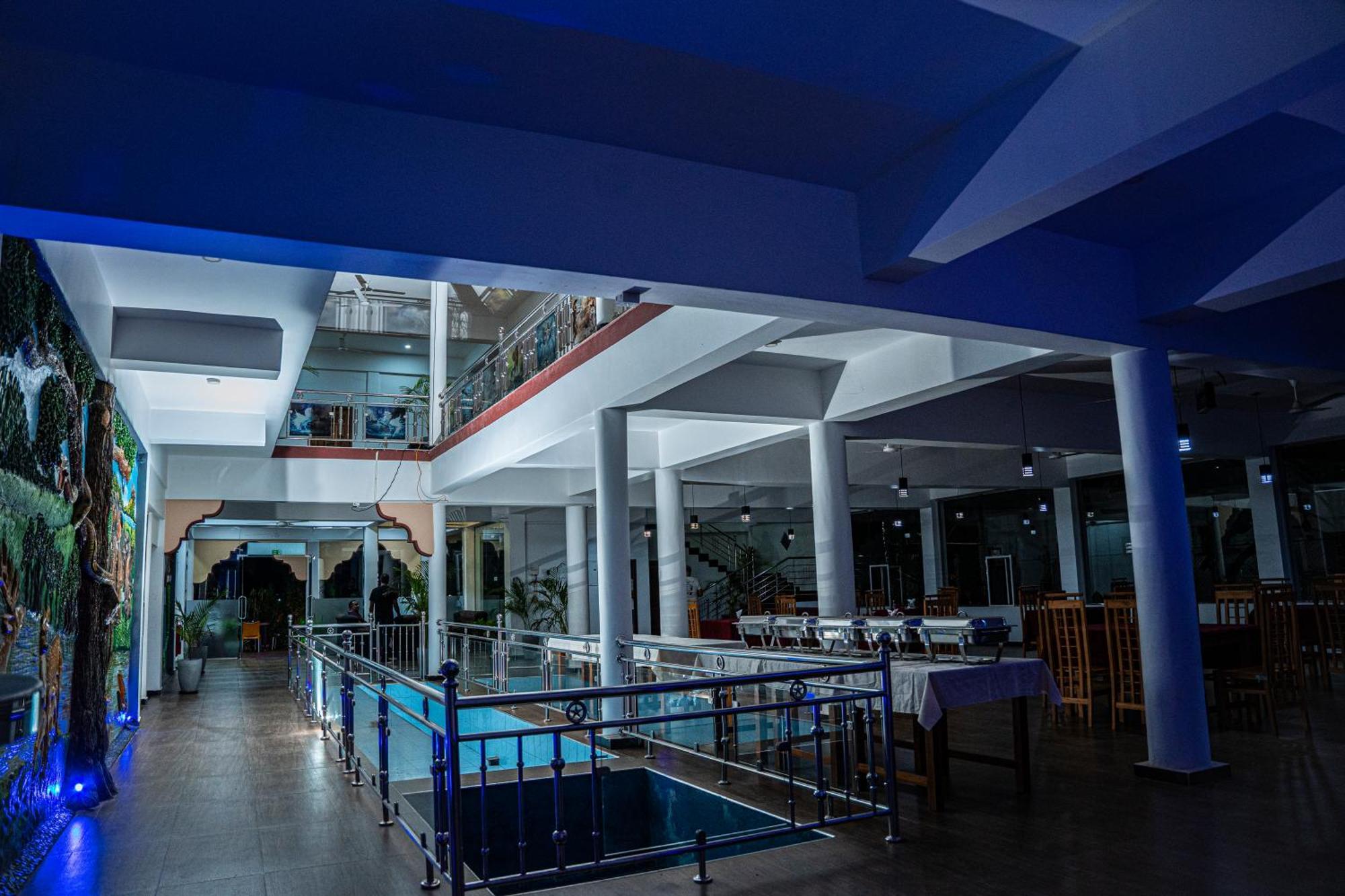Theevanni Resort Trincomalee Exteriör bild