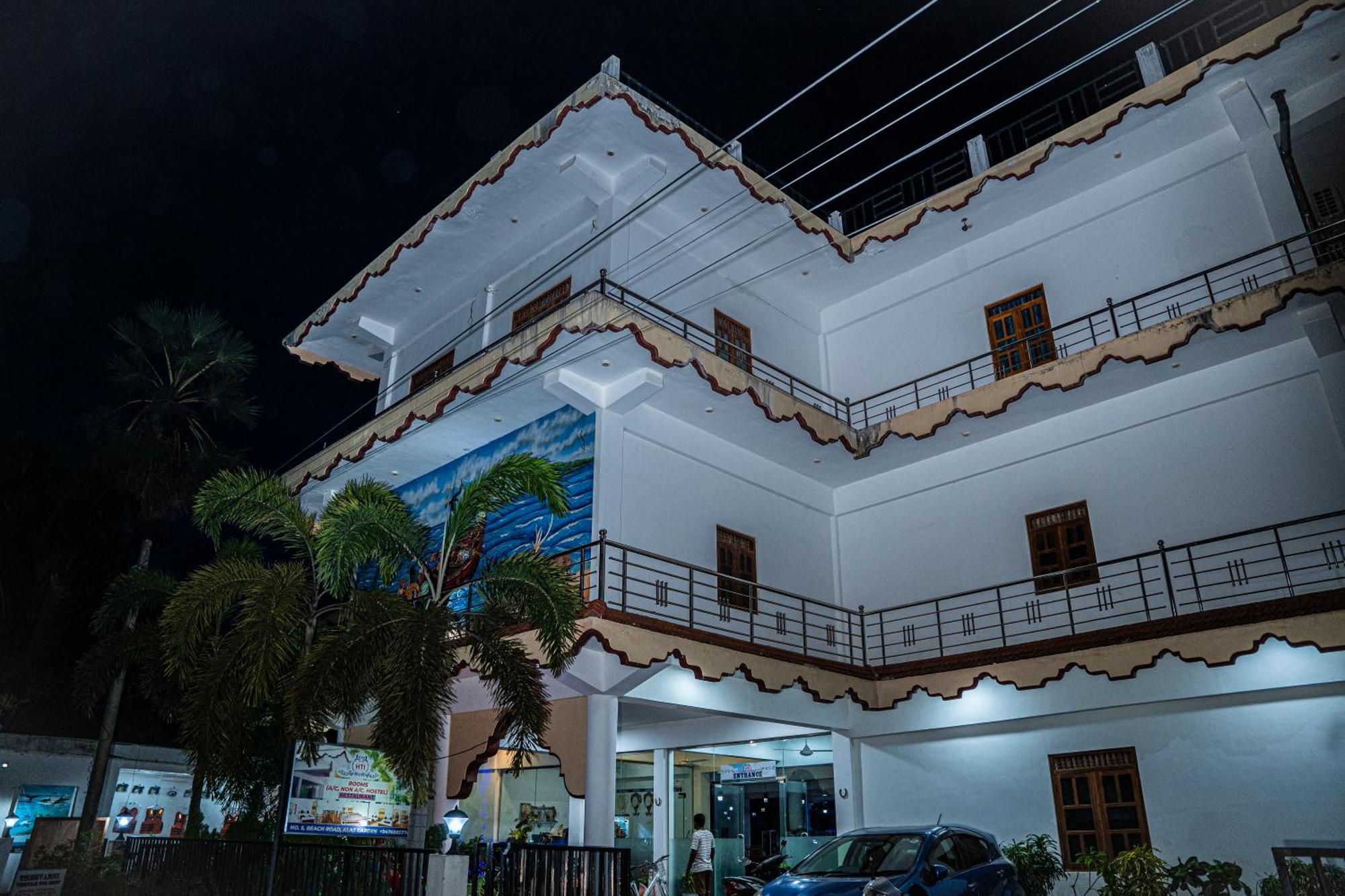 Theevanni Resort Trincomalee Exteriör bild
