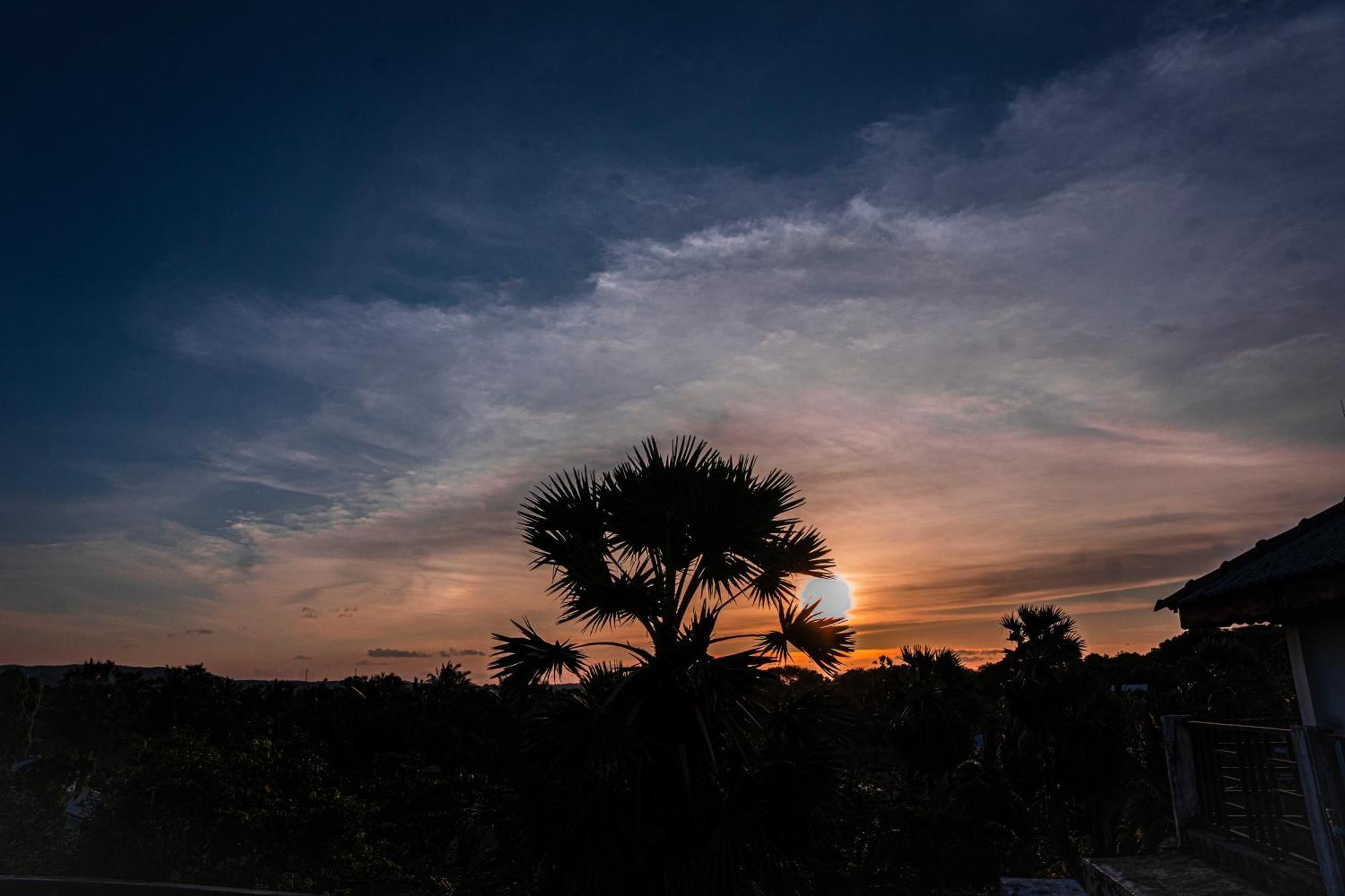 Theevanni Resort Trincomalee Exteriör bild